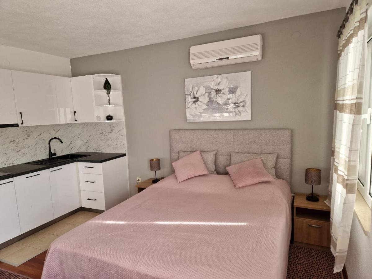 Apartments Ozrenka Tučepi Esterno foto